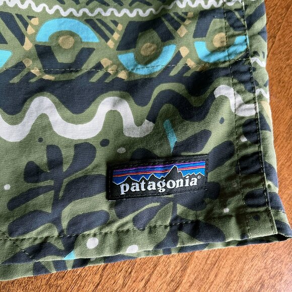 Patagonia patterned Baggies shorts M - Picture 2 of 10